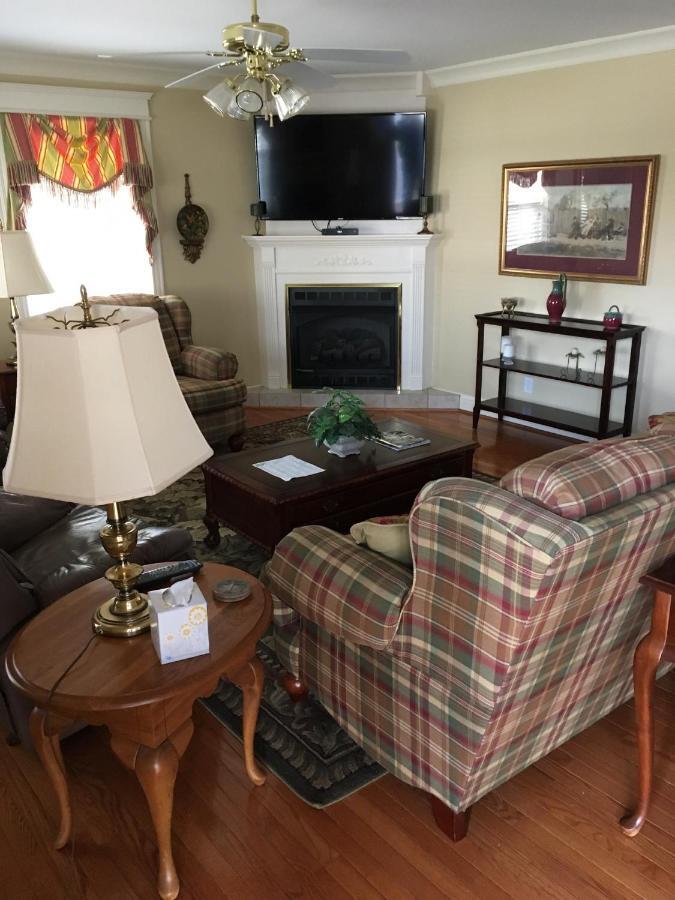 Villa Downtown Abode In The Heart Of The Bourbon Trail Lebanon Exterior foto